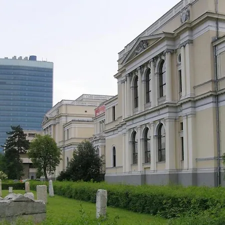 Centerlux